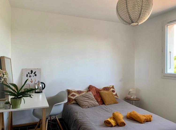 Charmante Chambre Dans Une Maison De Campagne Saint-Étienne-de-Fontbellon Extérieur photo